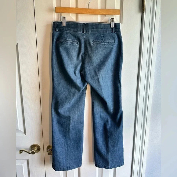 Dockers cropped, flare leg jeans. Size 4P - Picture 4 of 9